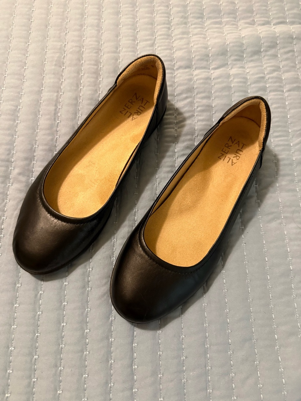 Naturalizer Black Leather Ballet Flats